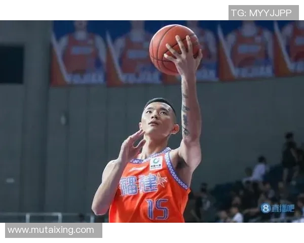 火力全开!马克西打满首节14中7轰下17分2助 火力全开!马克西打满首节14中7轰下17分2助