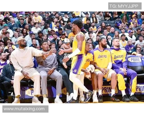 湖人11月甜蜜征程启动!剩余7战仅雄鹿胜率过半 湖人11月甜蜜征程启动!剩余7战仅雄鹿胜率过半