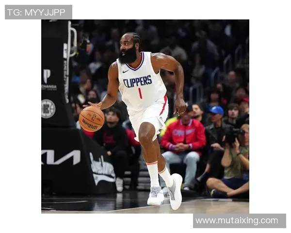 近两场比赛76人在末节合计净胜对手26分,实现两场大逆转 近两场比赛76人在末节合计净胜对手26分,实现两场大逆转