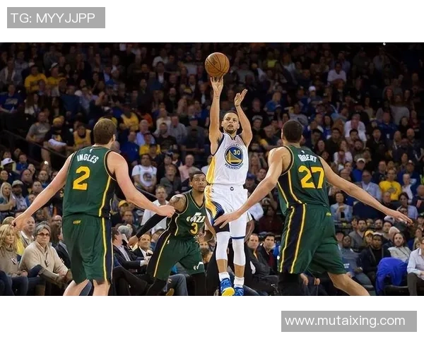 勇士主场大胜魔术,库里火力全开单节无敌狂飙15分提前下班 勇士主场大胜魔术,库里火力全开单节无敌狂飙15分提前下班