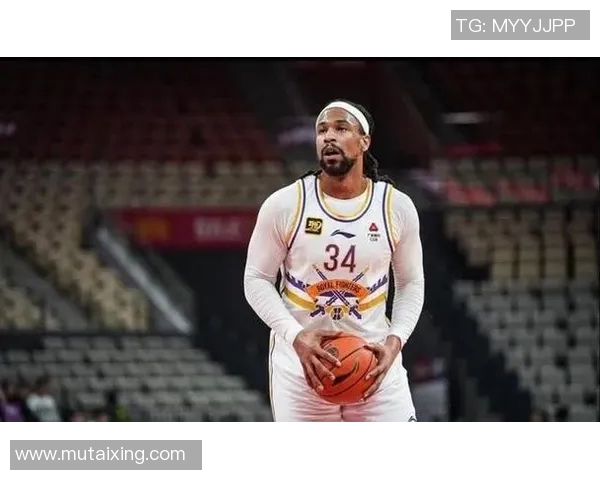 率队8连胜!萨林杰16中11得到25分13篮板 率队8连胜!萨林杰16中11得到25分13篮板