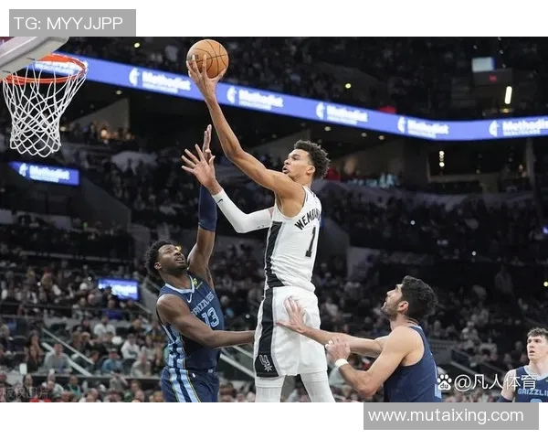 新浪NBA常规赛热点小时报丨2026年01月12日14时_今日实时NBA常规赛热点速递