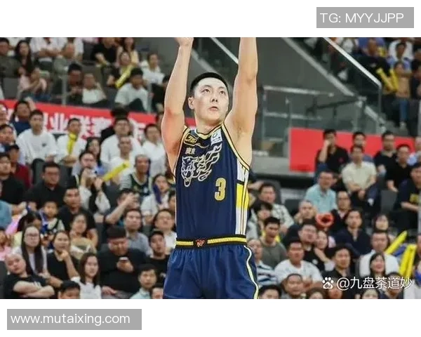 胡明轩现在真自信，离三分线2步就强投三分